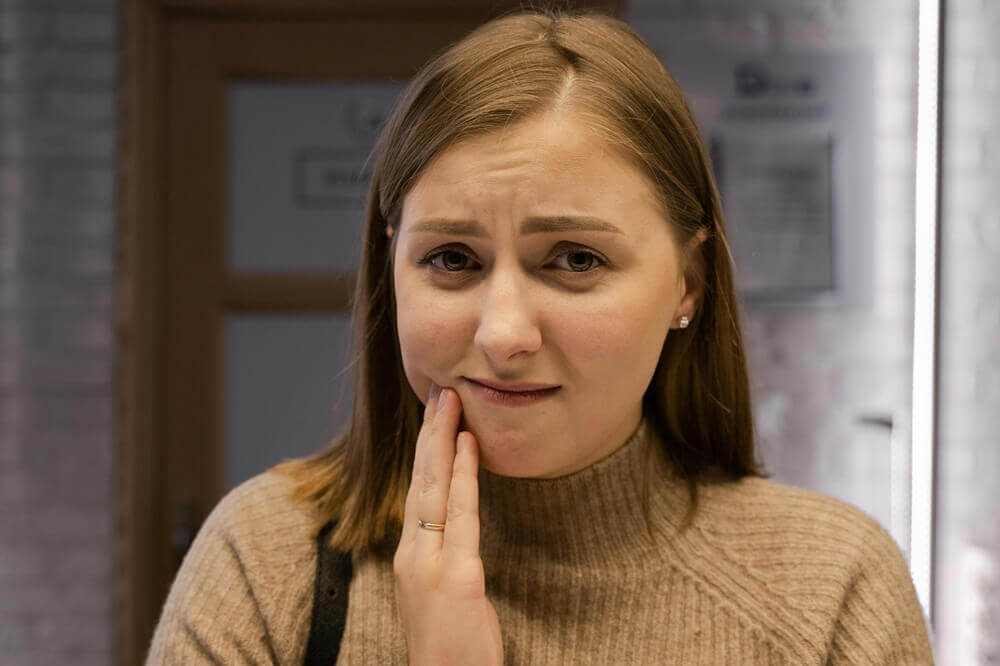 Ból zęba po plombowaniu – przyczyny i sposoby leczenia